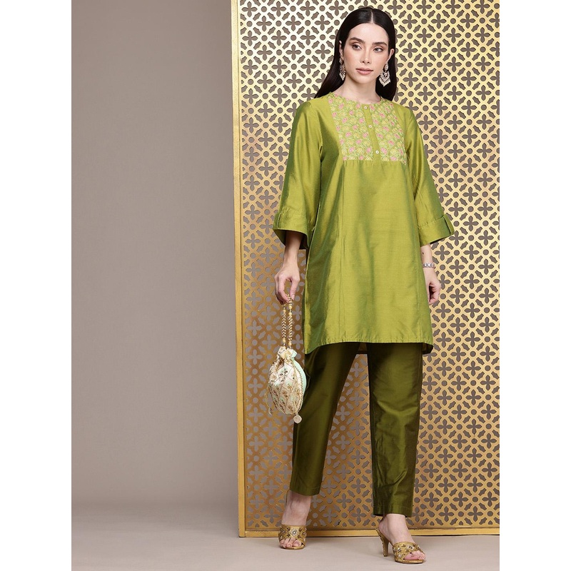 House of Pataudi Ethnic Motifs Embroidered Regular Jashn Kurti With Trousers