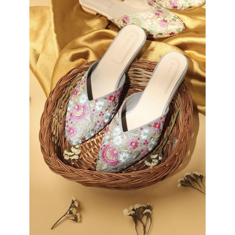 V-WALK Women Floral Embroidered Slip-On Ethnic Jutis