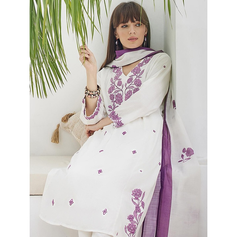 Indo Era Women Floral Printed Regular Kurta with Trousers & Dupatta