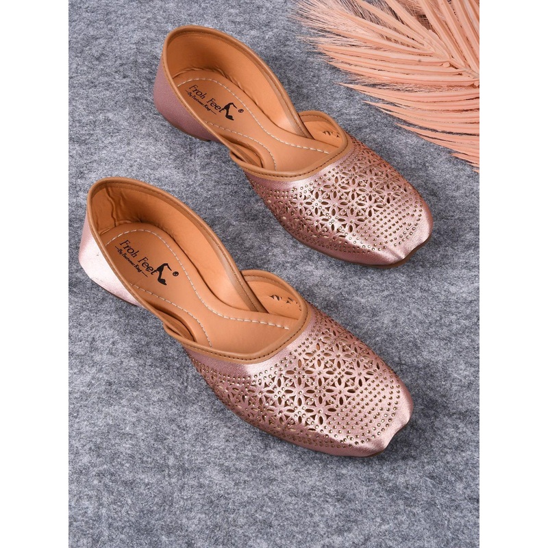 Froh Feet Women Embellished Ethnic Mojaris Flats