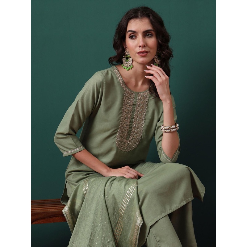 Royal Export Embroidered Round Neck Thread Work Kurta With Trousers & Dupatta