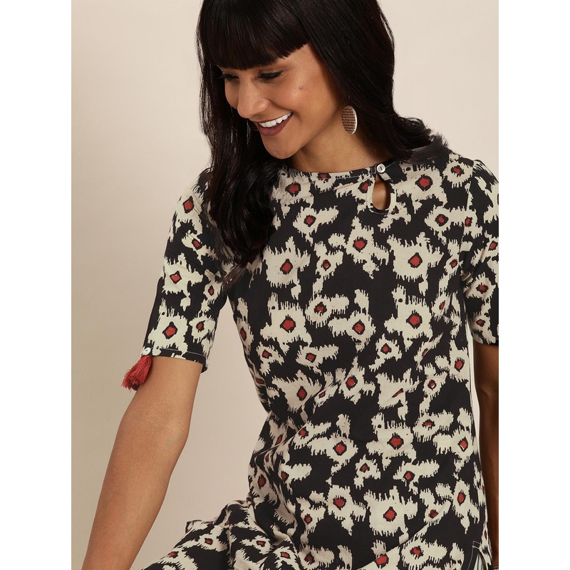 Taavi Women Navy Black & Beige Bagru Hand Block Print  Straight Kurta With Tassles