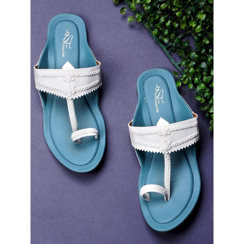 THE WHITE POLE Textured Ethnic One Toe Flats