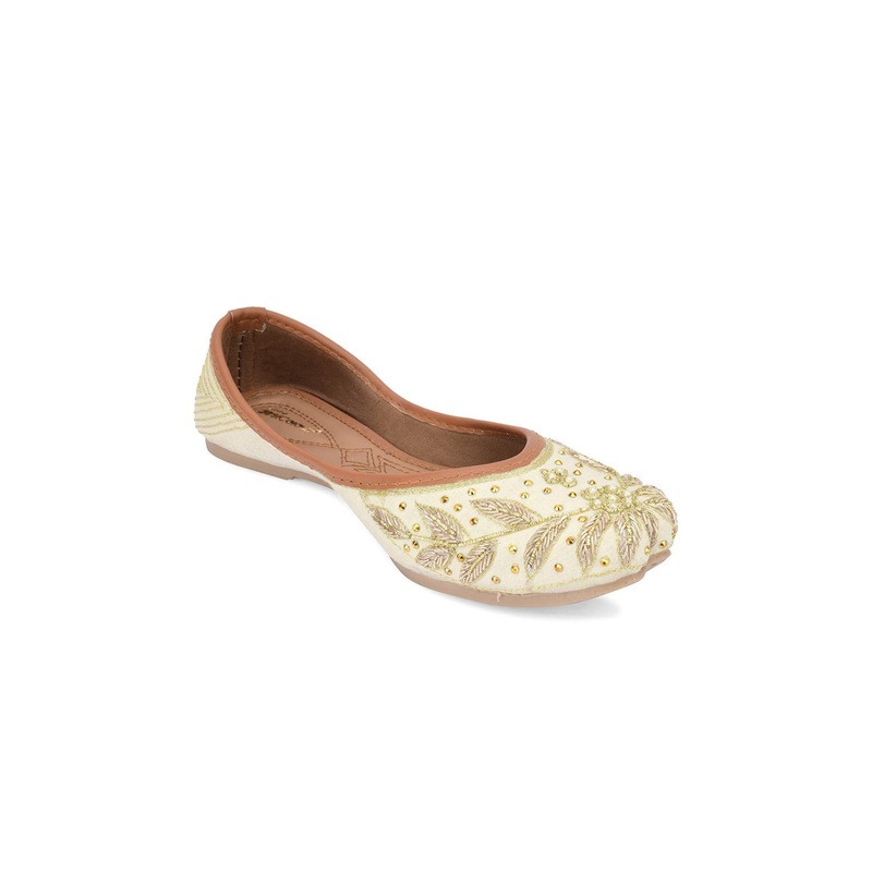 DESI COLOUR Women Off White Embellished Ethnic Mojaris Flats