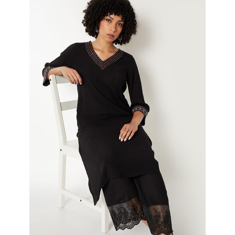 max Women V-Neck Flared Sleeves Thread Work Straigt Kurta