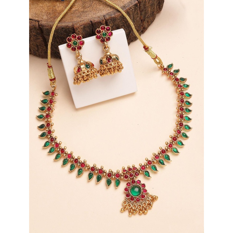 KARATCART Gold-Plated Kundan Studded Floral Design Necklace and Earrings