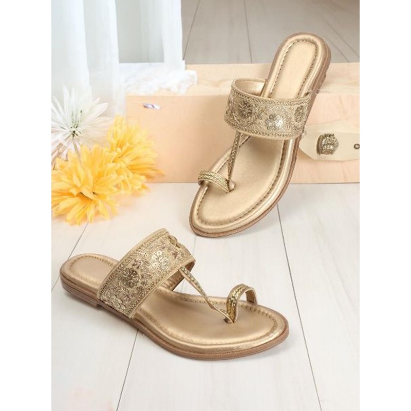 TWIN TOES Embellished Ethnic Open Toe Flats