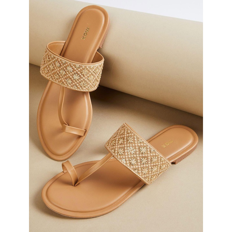 max Floral Ethnic – Embellished One Toe Flats With No Back Strap