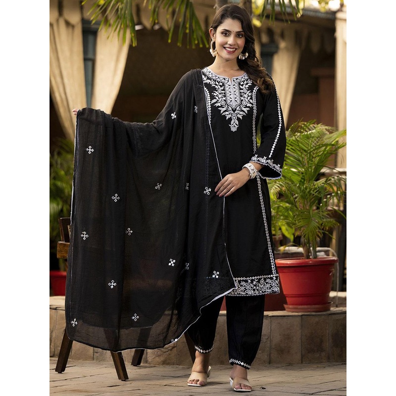 all about you Floral Embroidered Thread Work Straight Panelled Kurta & Patiala & Dupatta
