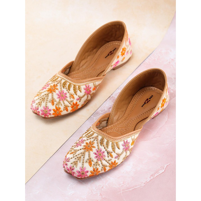 Shezone Women Cream-Coloured Embellished Ethnic Mojaris Flats