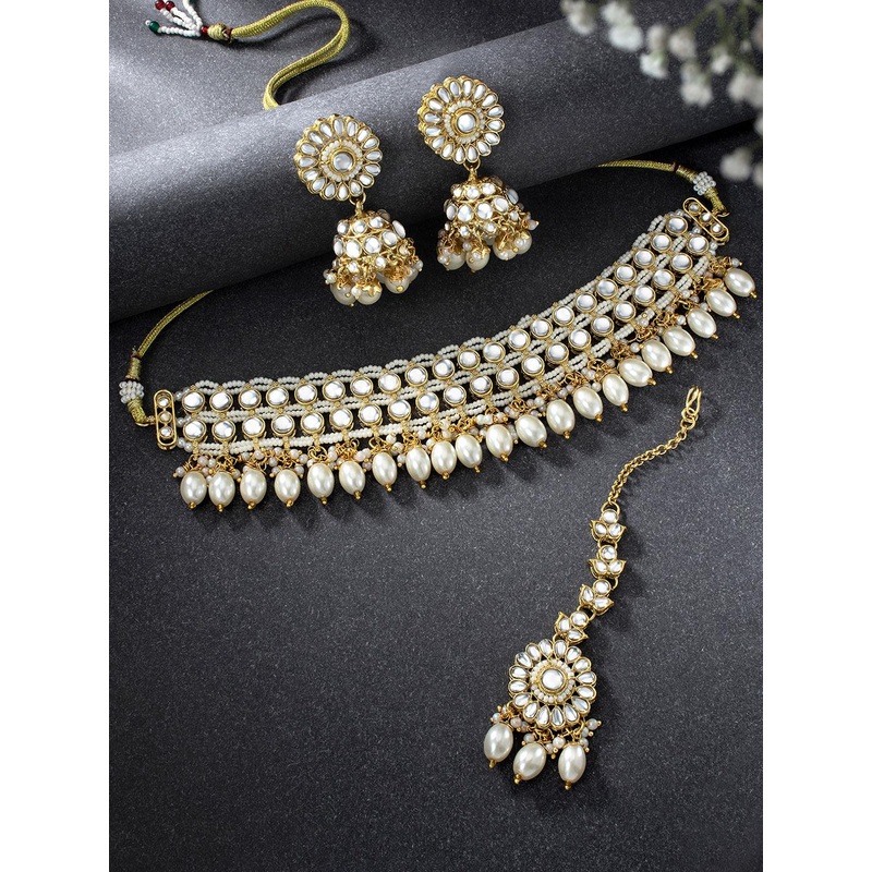 Peora Gold-Plated Kundan Choker Necklace Jewellery Set
