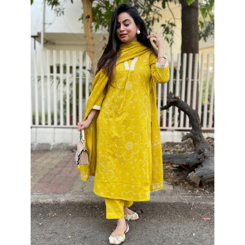 Aaghnya Women Viscose Rayon Kurta & Trousers With Dupatta