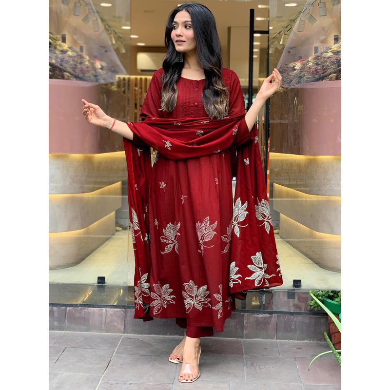 DIVASTRI Women Floral Printed Regular Kurta with Trousers & With Dupatta