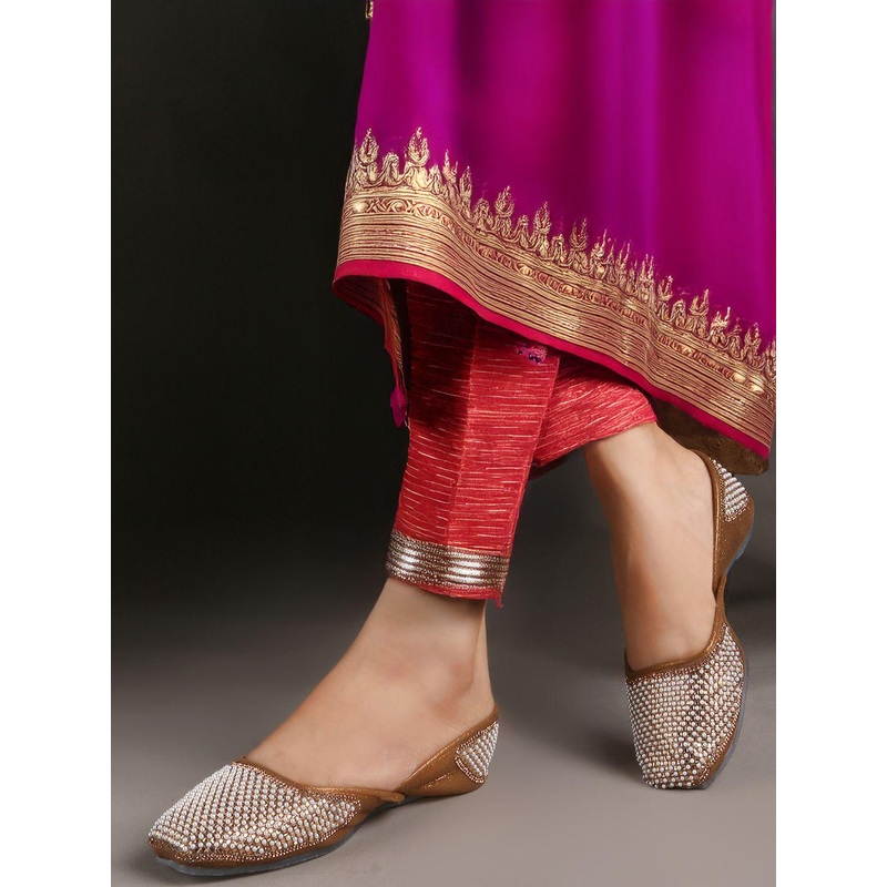 ICONICS Women Embellished Round Toe Mojaris