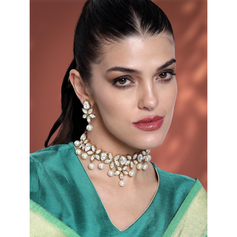 Peora Golden & White Kundan Stone Studded Gold-Plated Traditional Jewellery Set