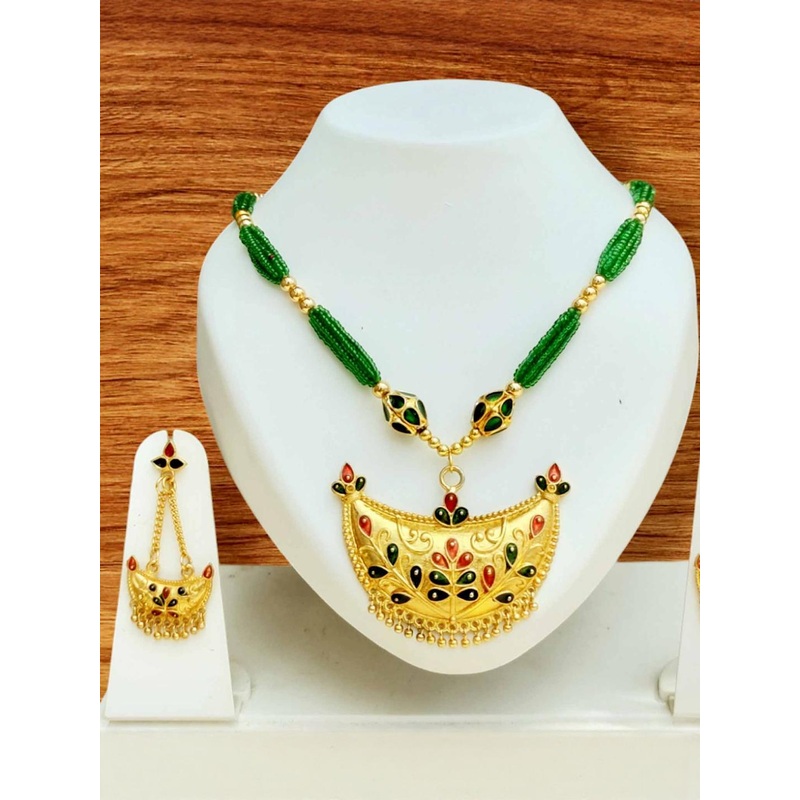 Balaji Gold Women Green Gold-Plated Alloy Artificial Stones and Beads Ethnic Jewellery Set