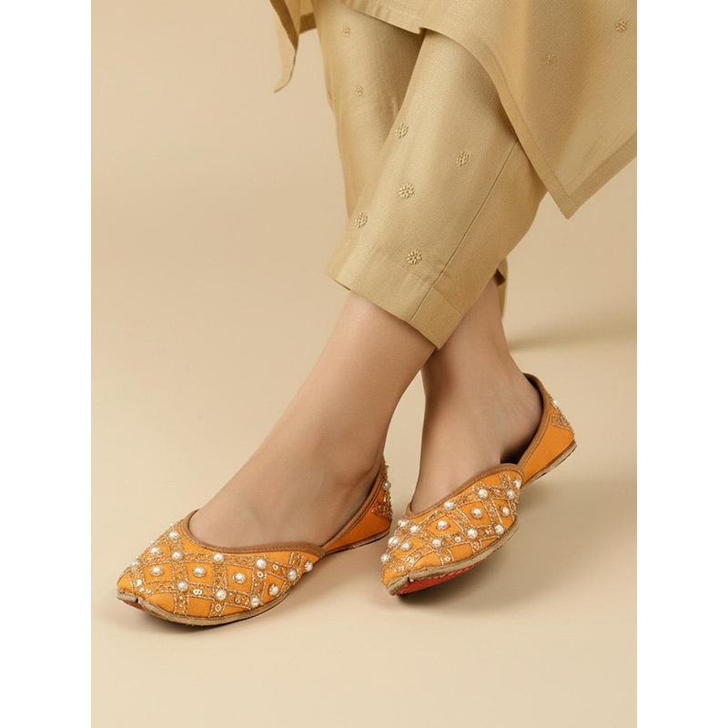 House of Pataudi Women Embellished Mojaris