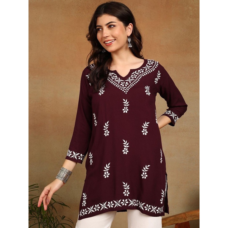 VAHSON Ethnic Motifs Embroidered V-Neck Chikankari Kurti