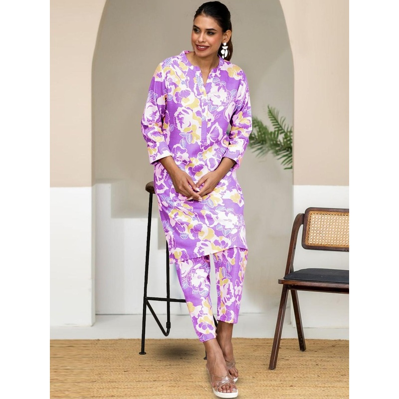 AADVIKA Floral Printed Mandarin Collar Three-Quarter Sleeves Straight Kurta With Trousers