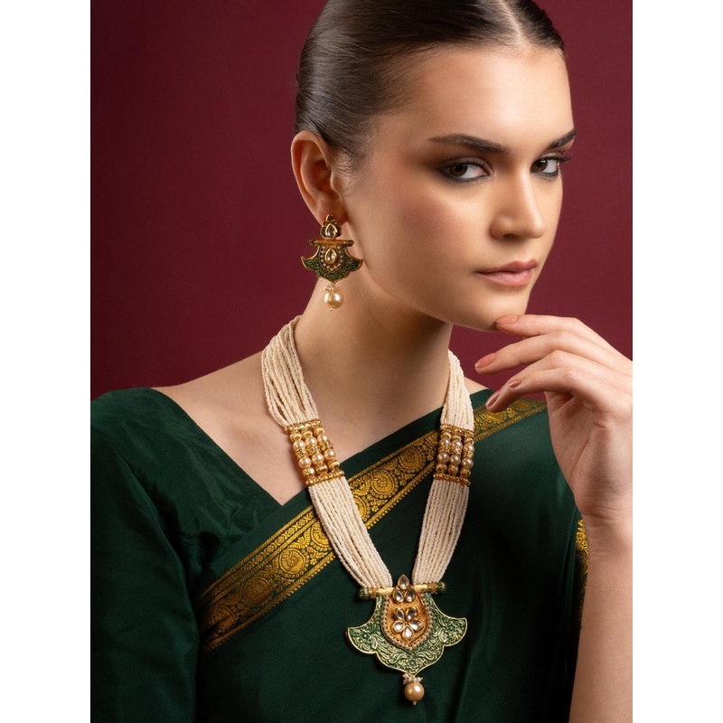 PANASH Women Gold-Plated & Green kundan Embellished Handcrafted Jewellery Set