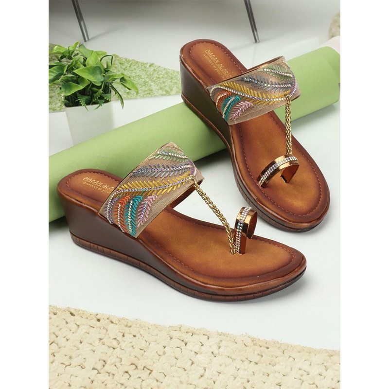 madam glorious Women Woven Design Ethnic Wedge Sandals