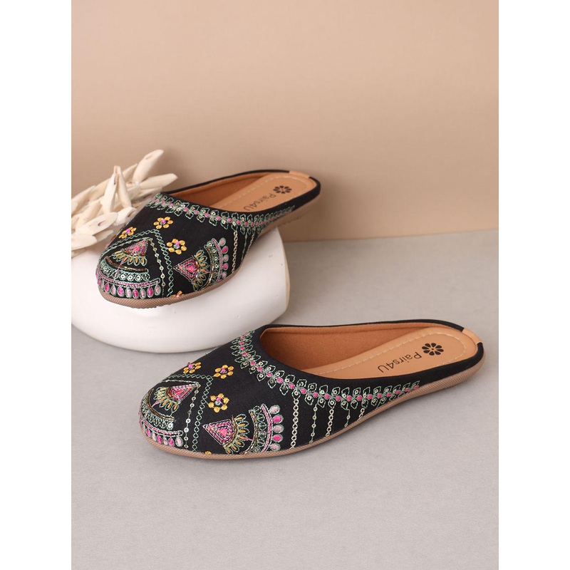 Pairs4U Women Embellished Ethnic Embroidered Mojaris Flats