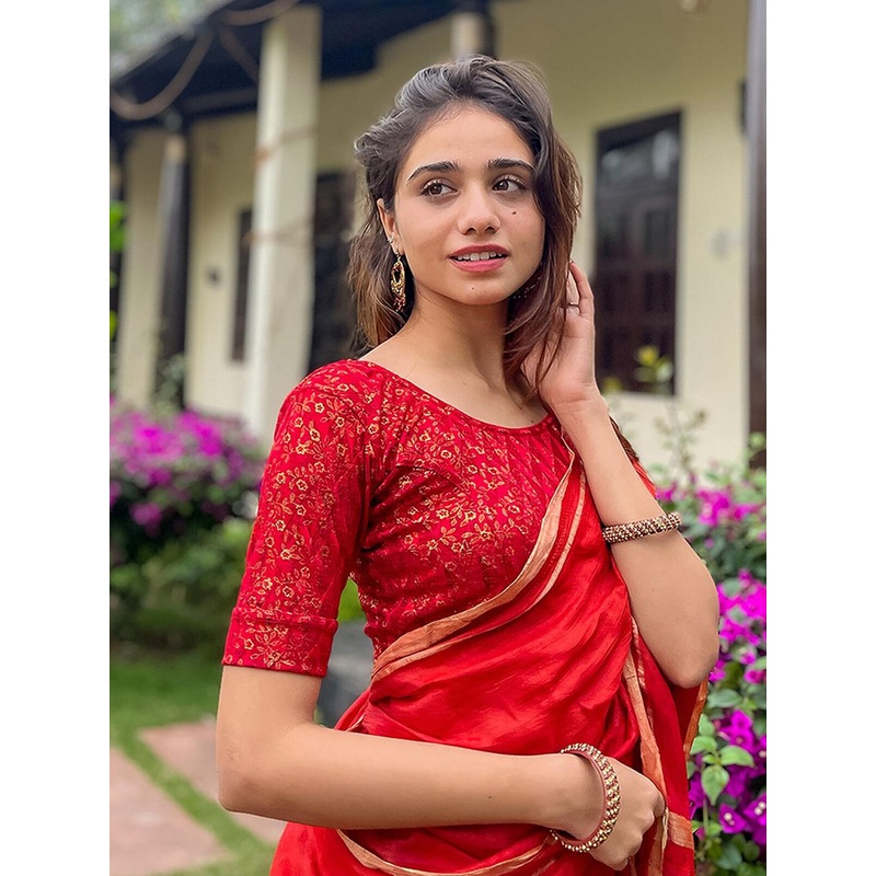 Bindigasm’s Advi Floral Printed Jacquard Stretchable Saree Blouse