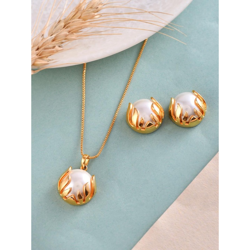 Voylla Gold-Plated Pearl-Studded Pendant Set