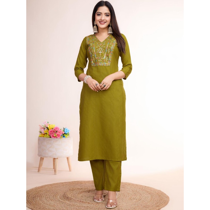 Women Basket Women Ethnic Motifs Embroidered Regular Thread Work Kurta with Trousers
