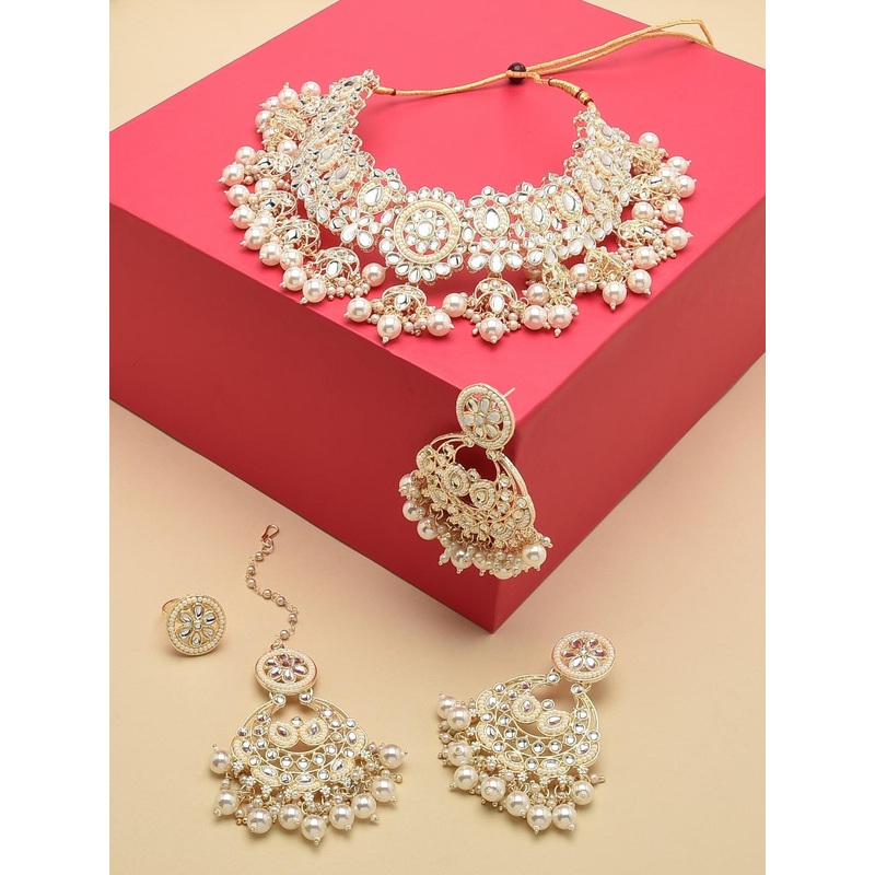 Zaveri Pearls Women Gold-Plated White Kundan-Studded & Pearl Beaded Jewellery Set