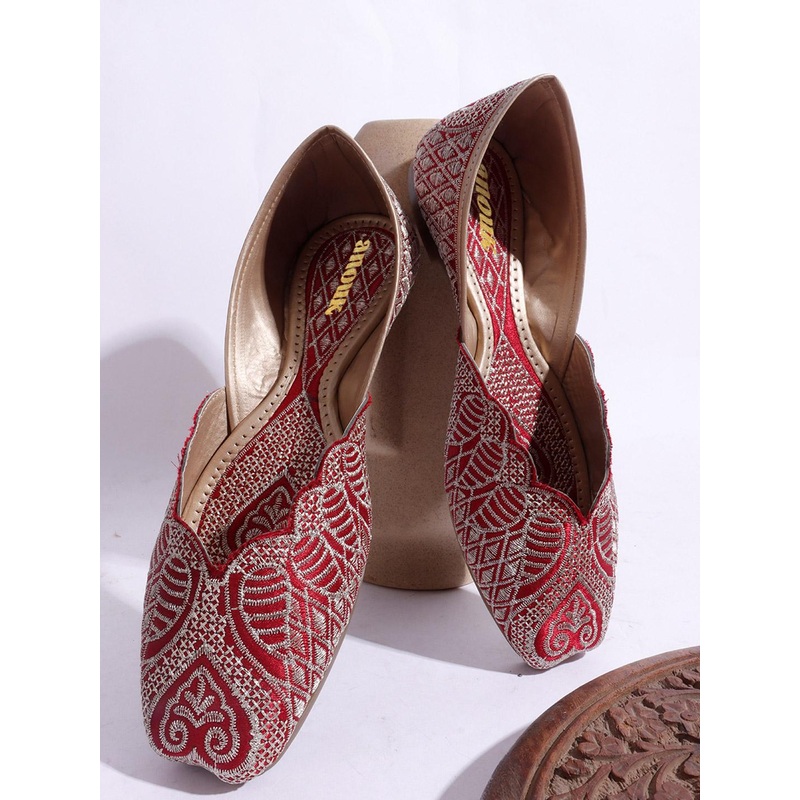 Anouk Women Embroidered Ethnic Mojaris