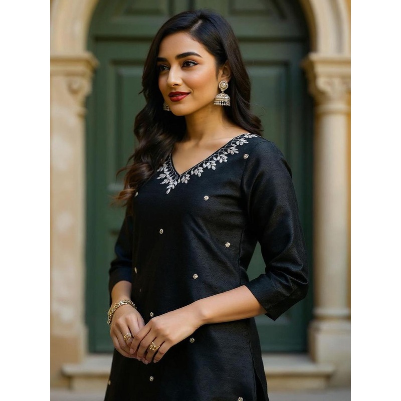 SZN Floral Embroidered Thread Work V-Neck Straight Kurta With Trouser