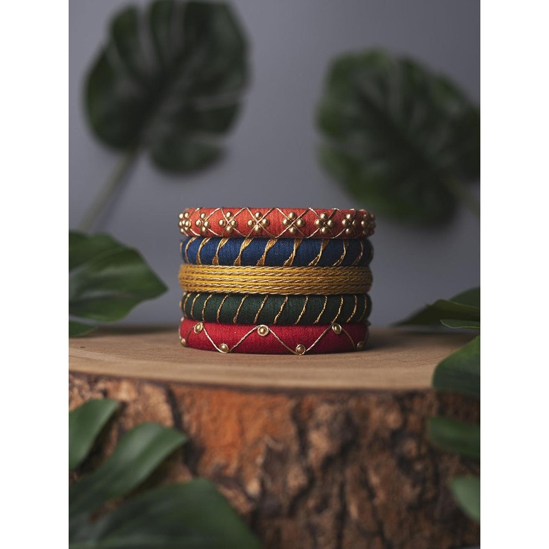 Taasha Craft Set Of 5 Threads Bangles