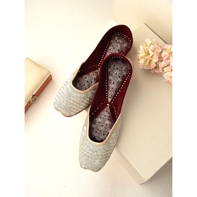 House of Pataudi Women Mojaris Flats