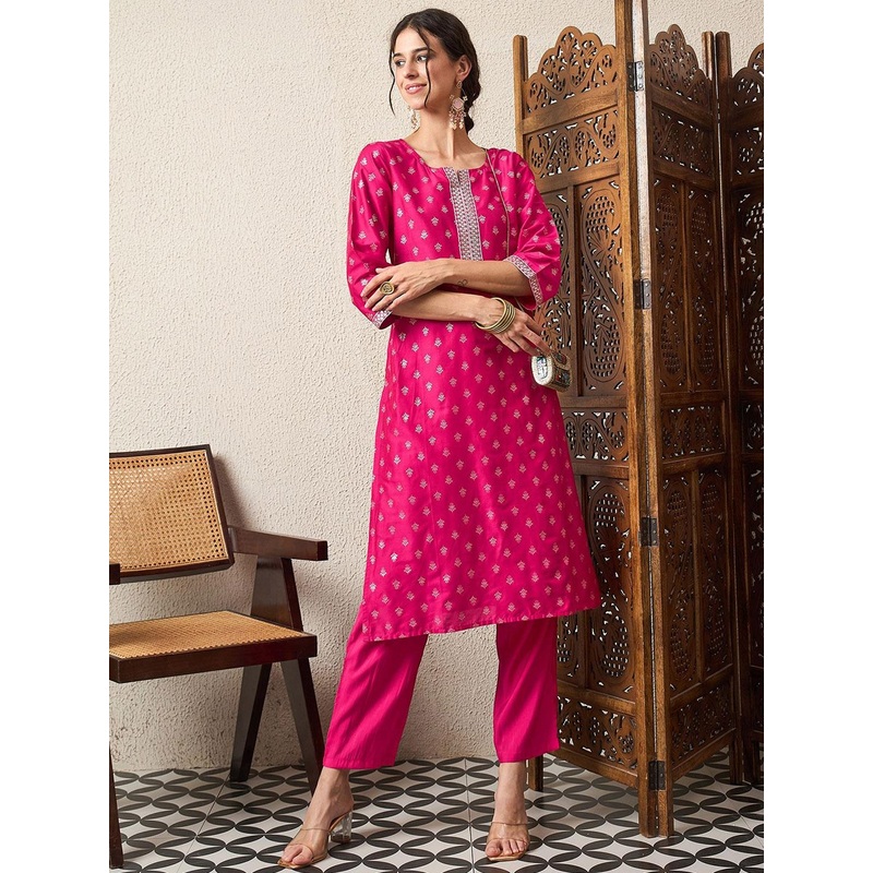 House of Pataudi Women Sequin Embroidered Straight Kurta