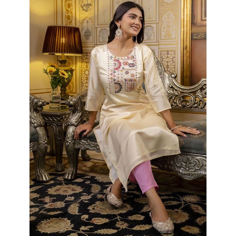 VredeVogel Ethnic Motifs Embroidered Round Neck Regular Sequinned Straight Kurta