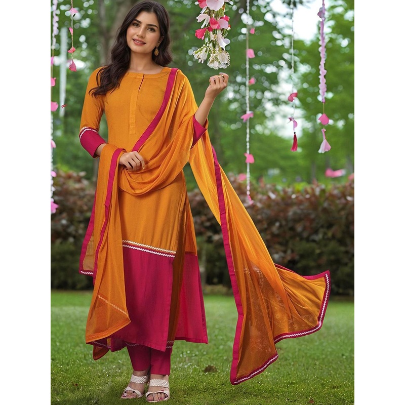Aaghnya Women Colourblocked Regular Kurta with Trousers & Dupatta