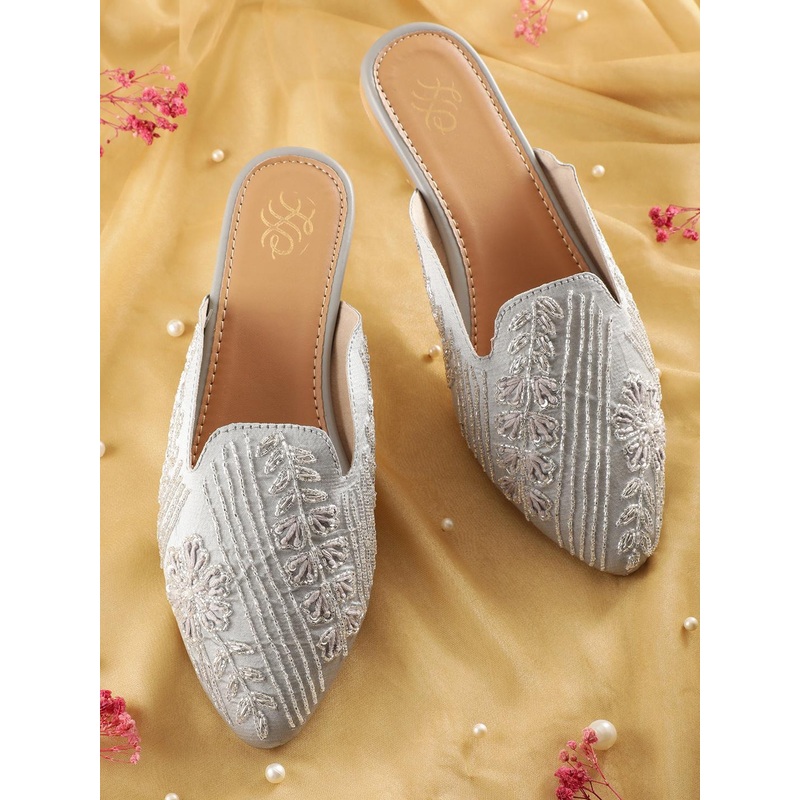 House of Pataudi Leather Embellished Ethnic Mules