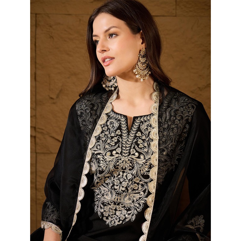 House of Pataudi Yoke Design Zari Straight Kurta With Trouser And Dupatta