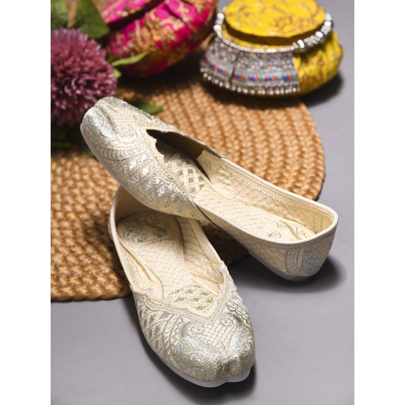 SGU Women Square Toe Embroidered Mojaris