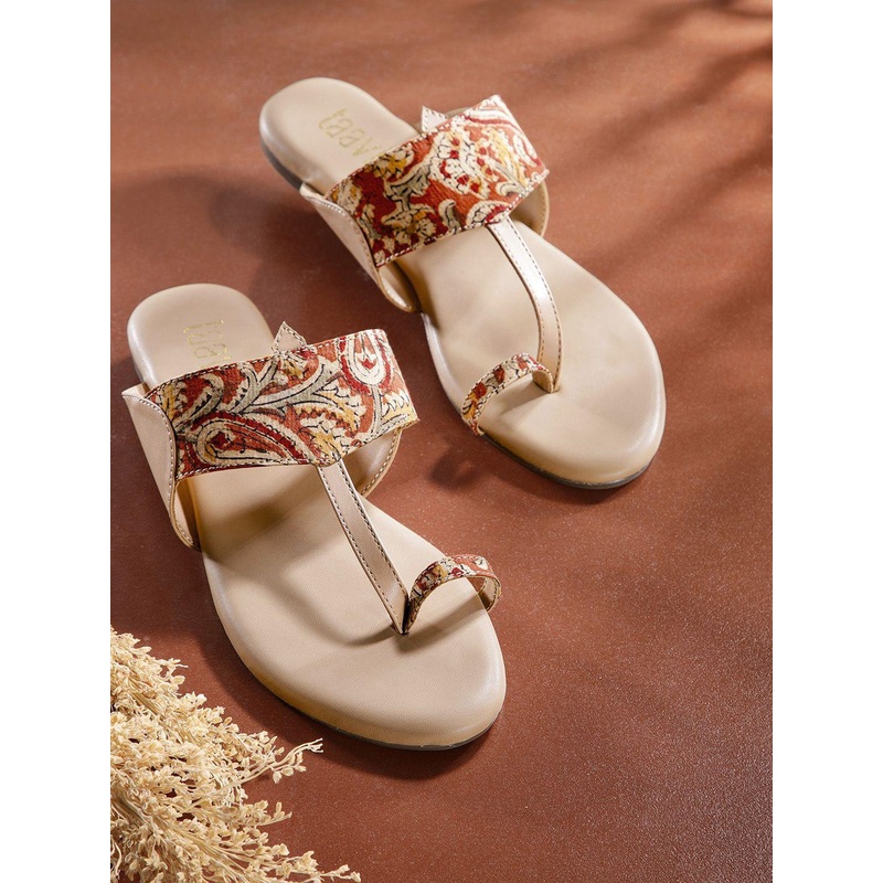 Taavi Women Printed One Toe Flats