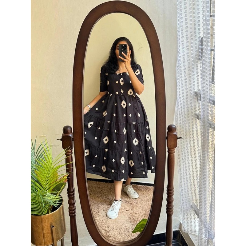 AURIPRX FASHION Women Black Viscose Rayon Kurtas