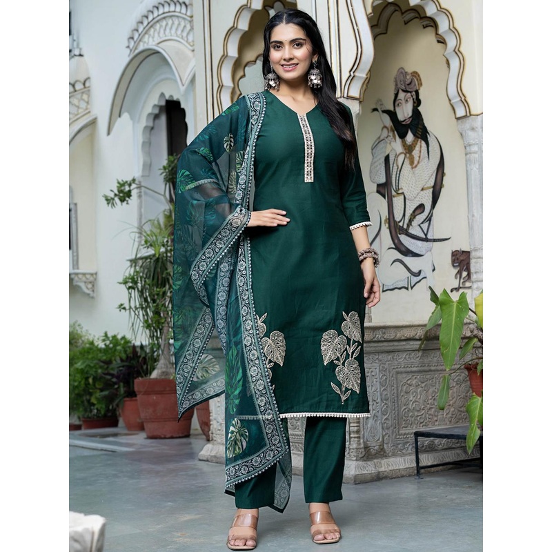 AARAGANA Women Green Kurta Sets
