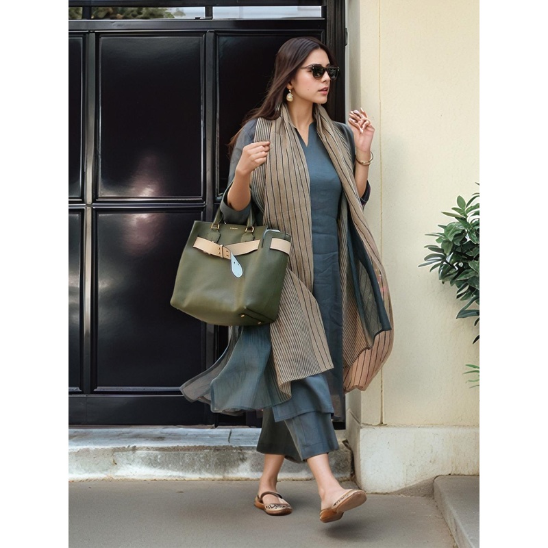 GoSriKi Women Regular Kurta Set With Dupatta