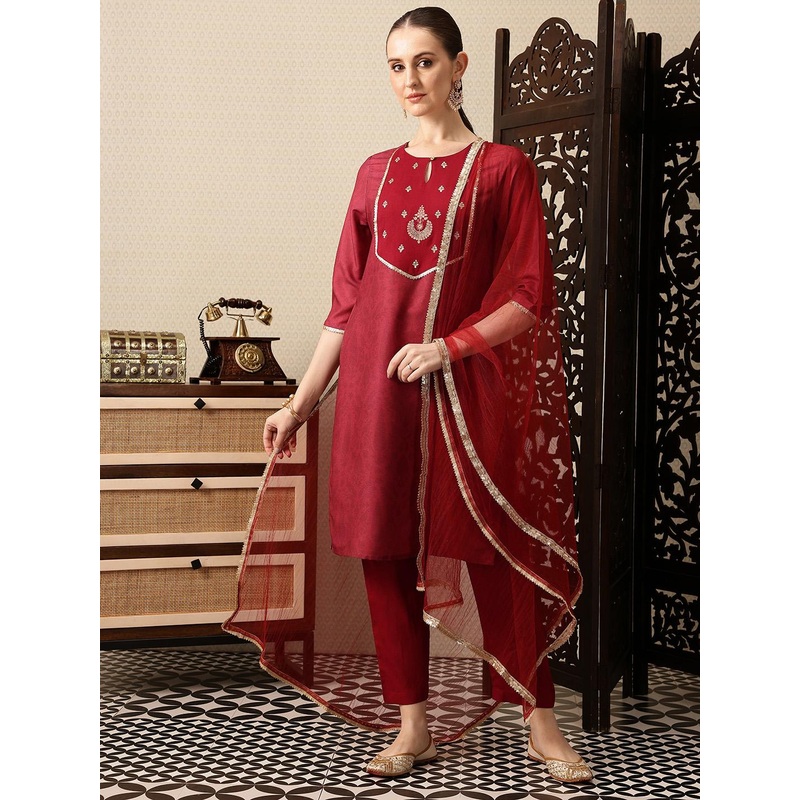 House of Pataudi Floral Printed Sequinned Jashn Kurta With Trousers & Dupatta