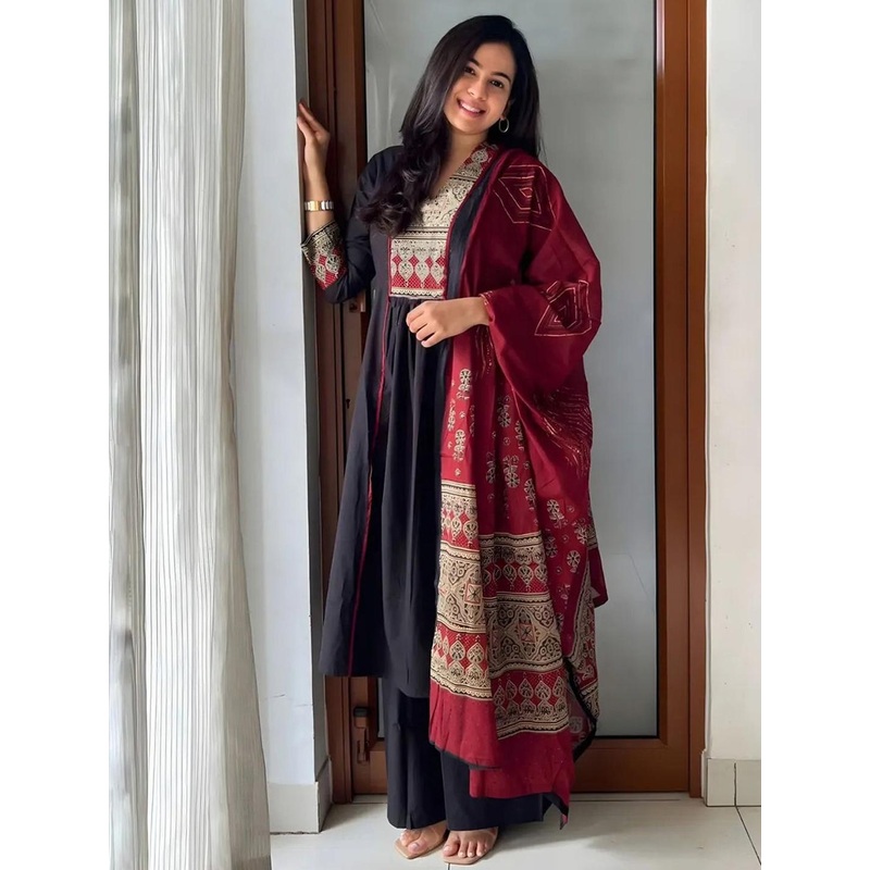 GoSriKi Women Ethnic Motifs Printed Angrakha Kurta with Trousers & Dupatta