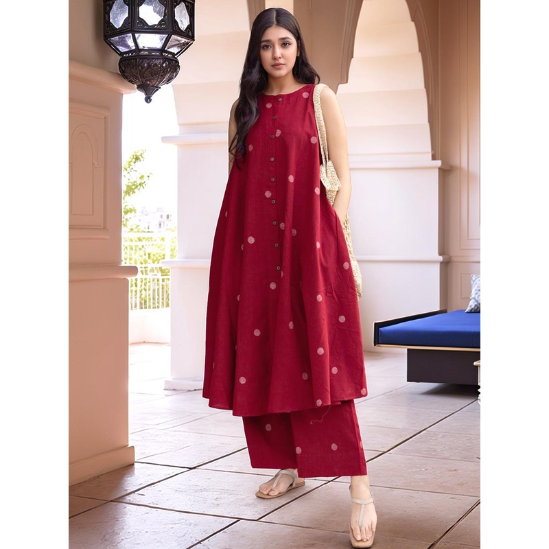 Aaghnya Women Red Viscose Rayon Kurta Sets