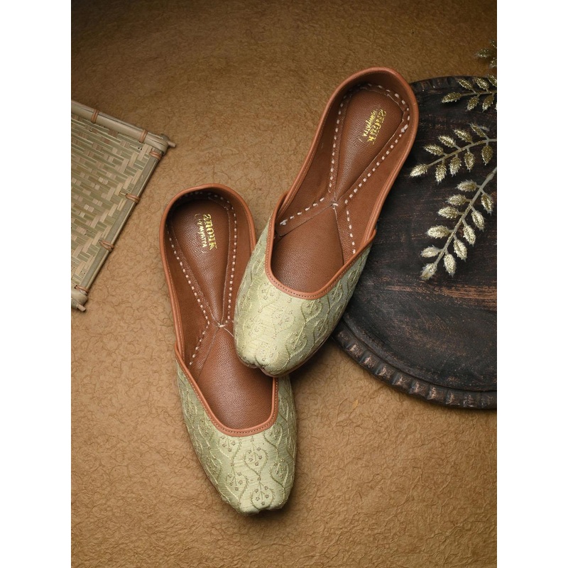 Anouk Embellished Ethnic Mojaris