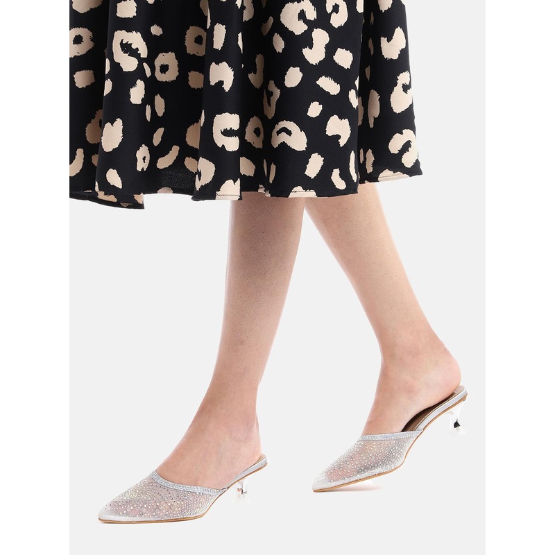 AXIUM Embellished Ethnic Comfort Mules