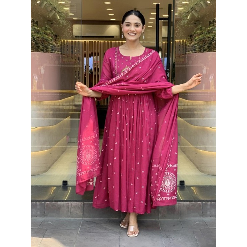 GoSriKi Floral Embroidered Notch Neck Beads And Stones Kurta With Trouser & Dupatta